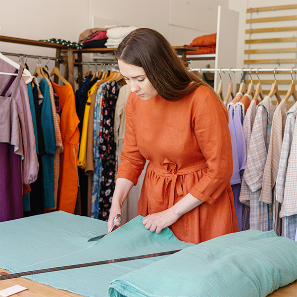 The Ultimate Guide to Dress Fabrics: What’s Trending in 2025
